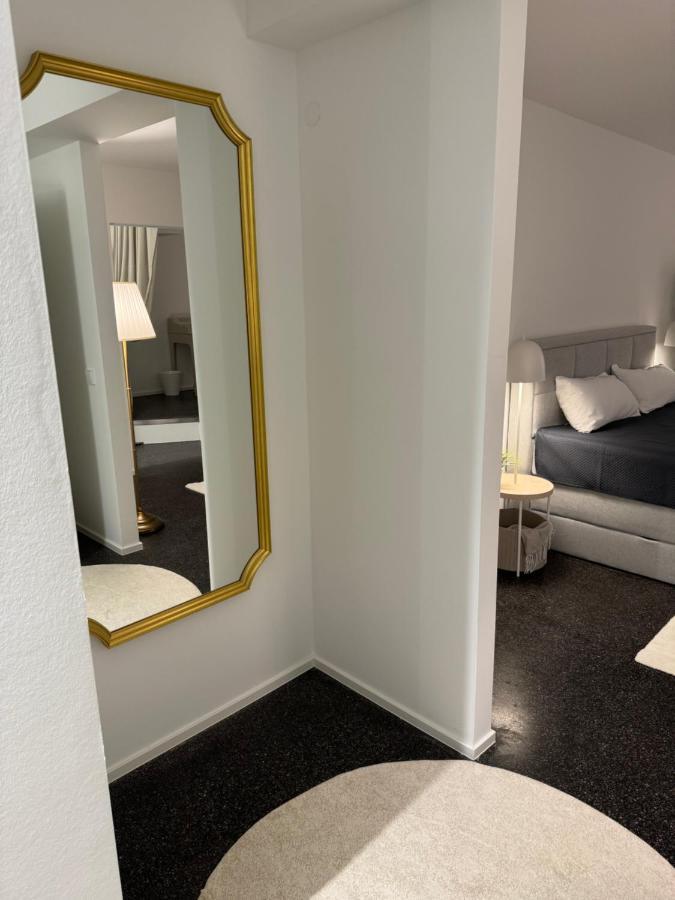 Isaak Appartment Stadtjuwel วัลด์ชุท-ทีนเงน ภายนอก รูปภาพ