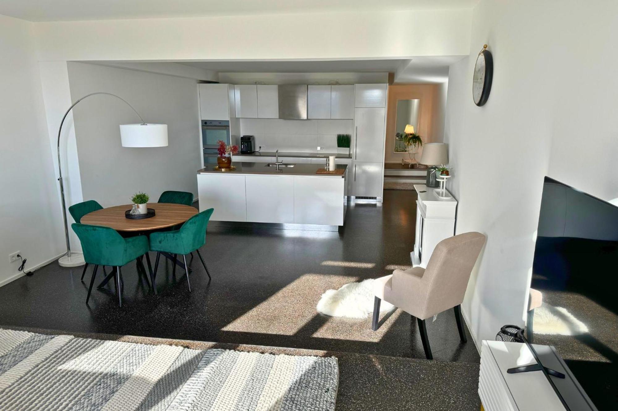 Isaak Appartment Stadtjuwel วัลด์ชุท-ทีนเงน ภายนอก รูปภาพ